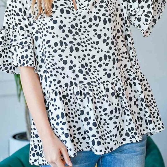 Animal Print Ruffled Front Keyhole Top - Picture 5 of 5